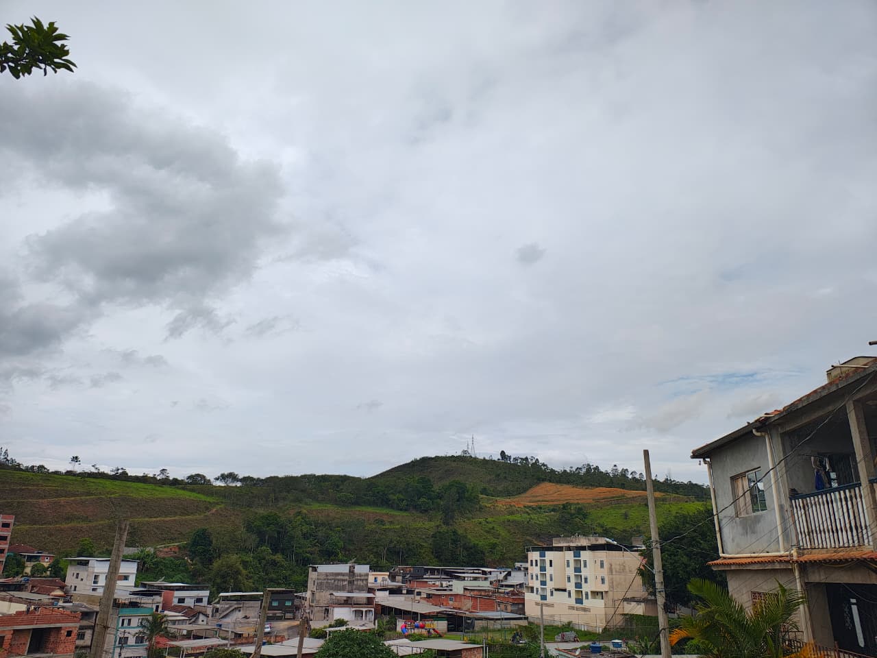 Final de semana será de tempo nublado e pancadas de chuva em Santos Dumont